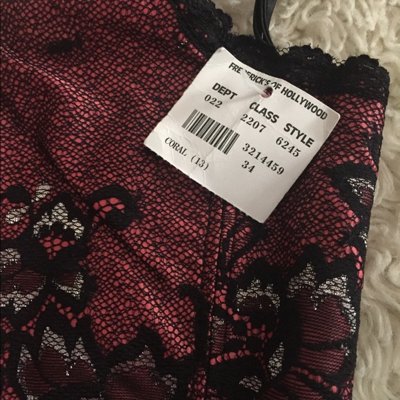 Beautiful lace girdle - Picture 3 of 3